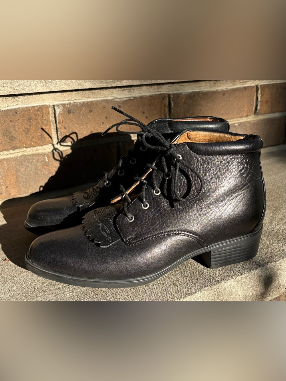 Ariat Black Leather Lace-Up Women's Ankle Boots 7.5